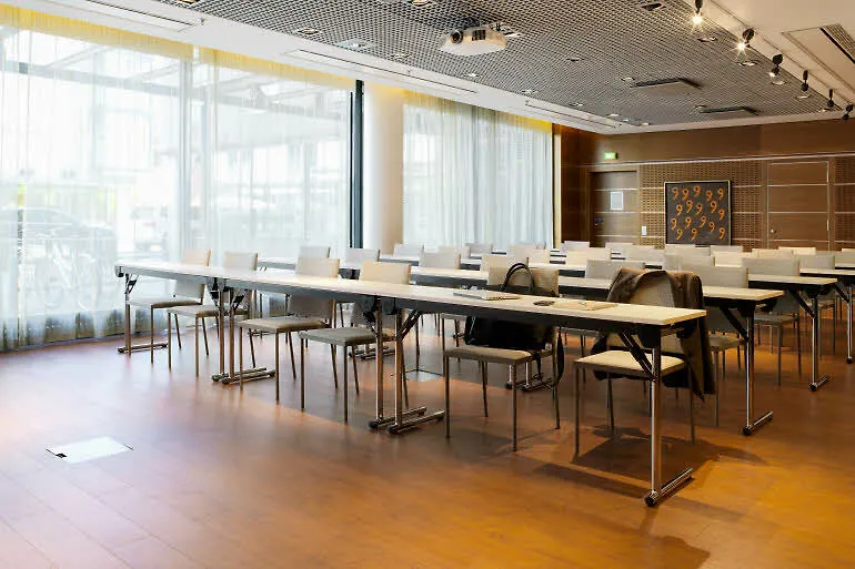 Scandic Simonkenttae Helsinki Otel